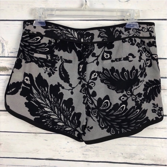 NWT Diane Von Furstenberg DVF Lace Print Silk Short Plus Size 14 - Picture 4 of 7